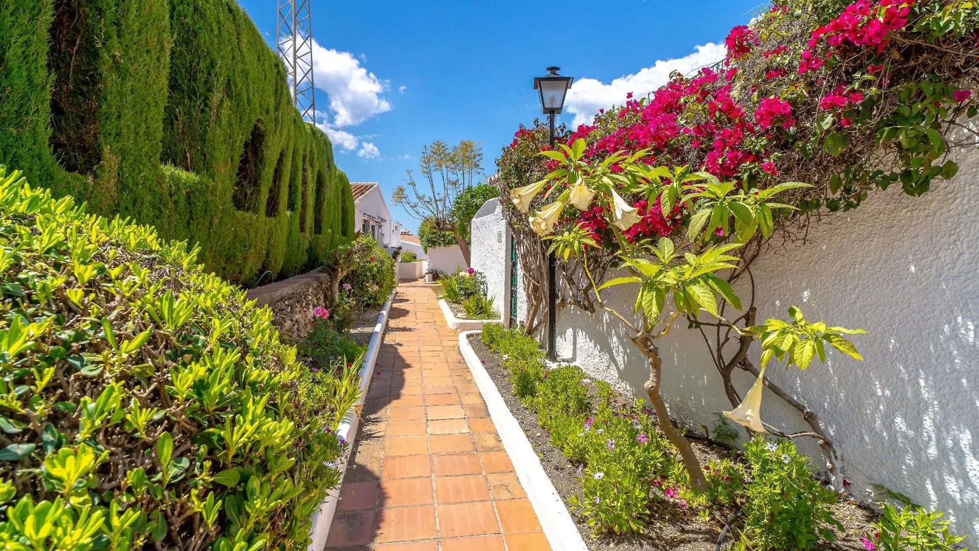 Capistrano Village Garden By Casasol Nerja